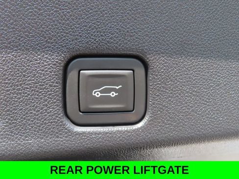 Used 2025 Chevrolet Traverse LT w/ Sun and Wheel Package AWD/4WD image 33