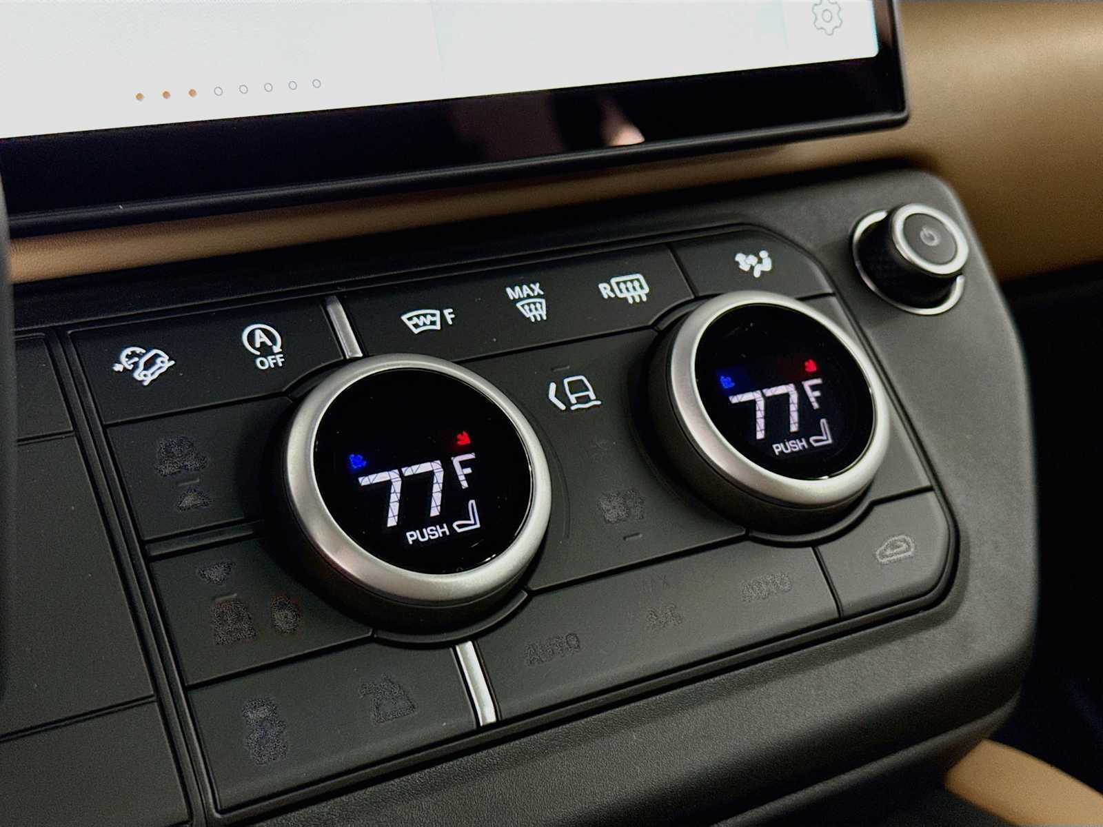 New 2026 Land Rover Defender 110 X-Dynamic SE AWD/4WD image 17