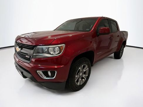 Used 2018 Chevrolet Colorado Z71 AWD/4WD image 3