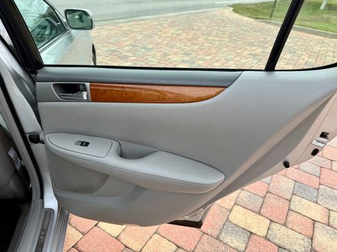 Used 2005 Lexus ES 330 image 25