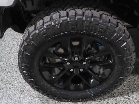Used 2022 Jeep Wrangler Unlimited Sahara AWD/4WD image 12
