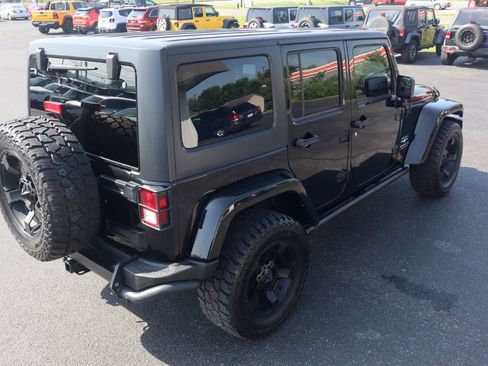 Used 2015 Jeep Wrangler Unlimited Sahara w/ Connectivity Group AWD/4WD image 14