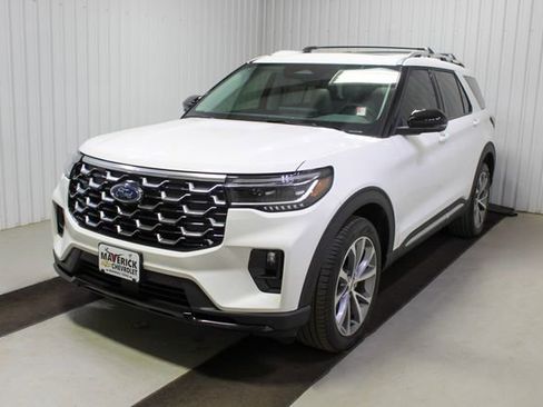 Used 2025 Ford Explorer Platinum w/ Ultimate Package image 3