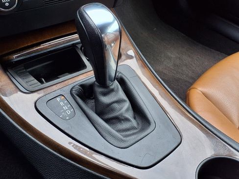 Used 2009 BMW 335i Convertible image 17