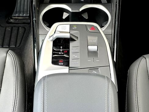 Certified 2025 BMW X2 xDrive28i image 30