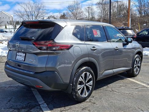 Used 2021 Nissan Rogue SV image 6