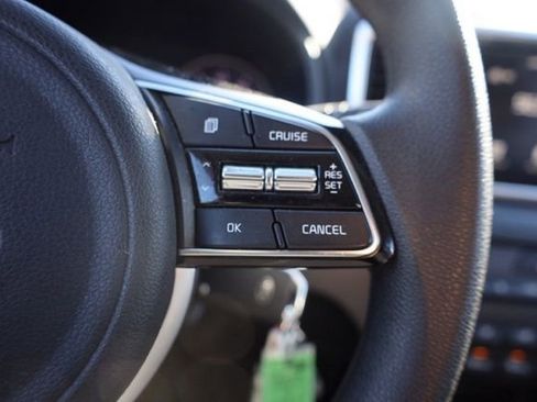 Used 2022 Kia Sportage LX image 24