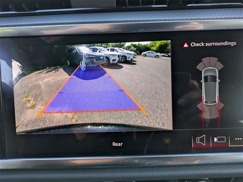 New 2025 Audi Q3 2.0T Premium image 25