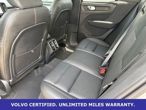 Certified 2025 Volvo XC40 B5 Plus AWD/4WD image 28