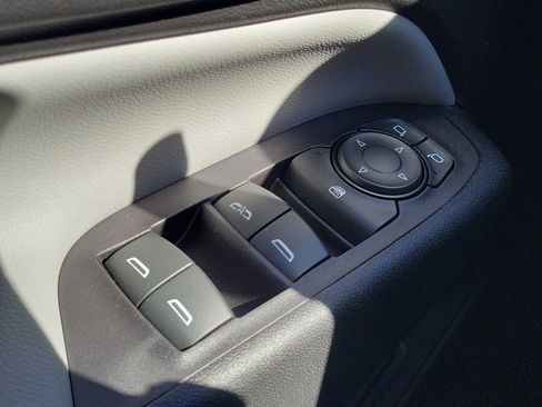 Used 2018 Chevrolet Equinox Premier w/ Infotainment II Package image 26