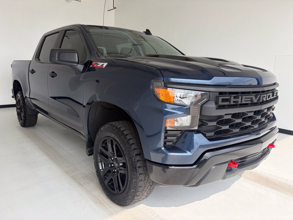 Used 2022 Chevrolet Silverado 1500 Custom Trail Boss w/ LPO, Dark Essentials Package AWD/4WD image 10