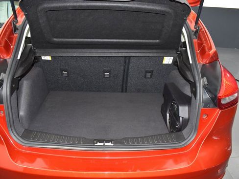 Used 2018 Ford Focus Titanium FWD image 12