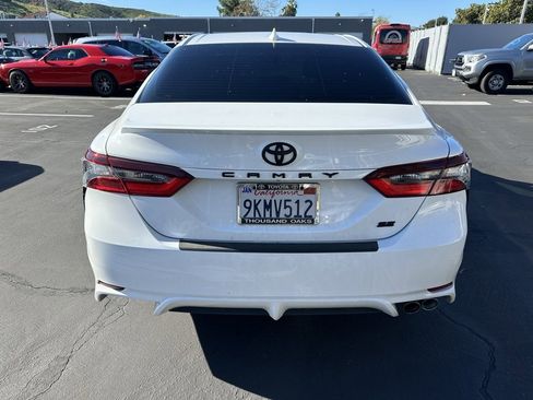 Used 2024 Toyota Camry SE image 3