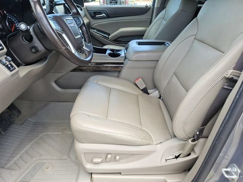 Used 2019 GMC Yukon XL SLT w/ HD Trailering Package RWD image 16