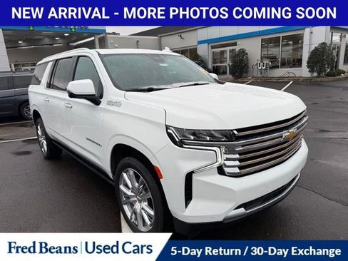 Used 2024 Chevrolet Suburban High Country w/ Premium Package image 1
