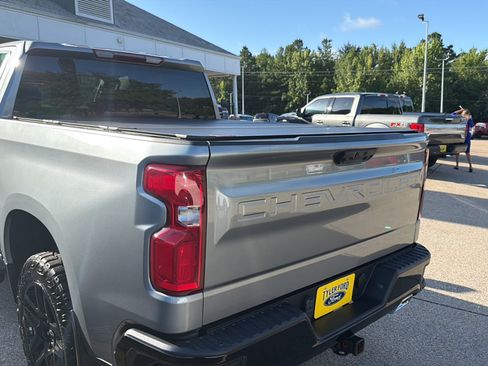 Used 2024 Chevrolet Silverado 1500 LT Trail Boss AWD/4WD image 7