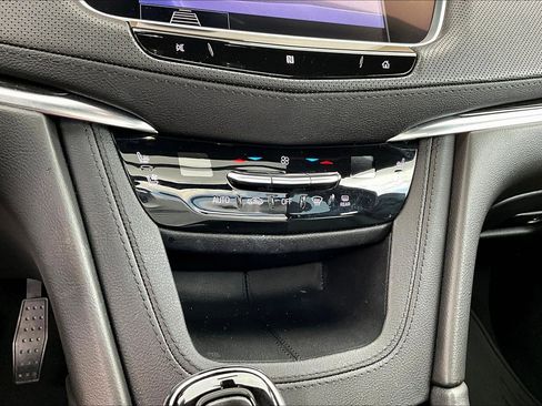 Used 2020 Cadillac XT5 Premium Luxury AWD/4WD image 15