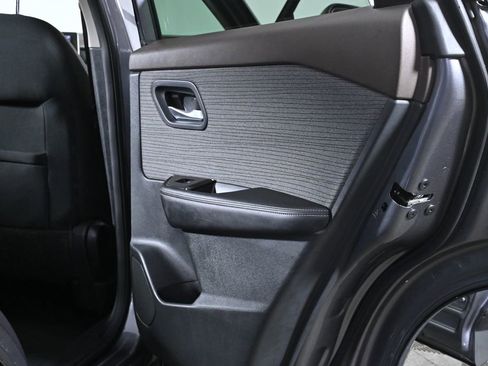 Certified 2022 Nissan Rogue SV image 29