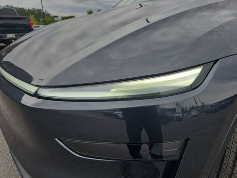 Used 2026 Tesla Model Y Long Range AWD/4WD image 33