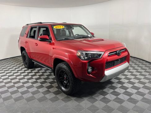 Used 2023 Toyota 4Runner TRD Off-Road Premium w/ Off Road Premium Plus Package AWD/4WD image 18