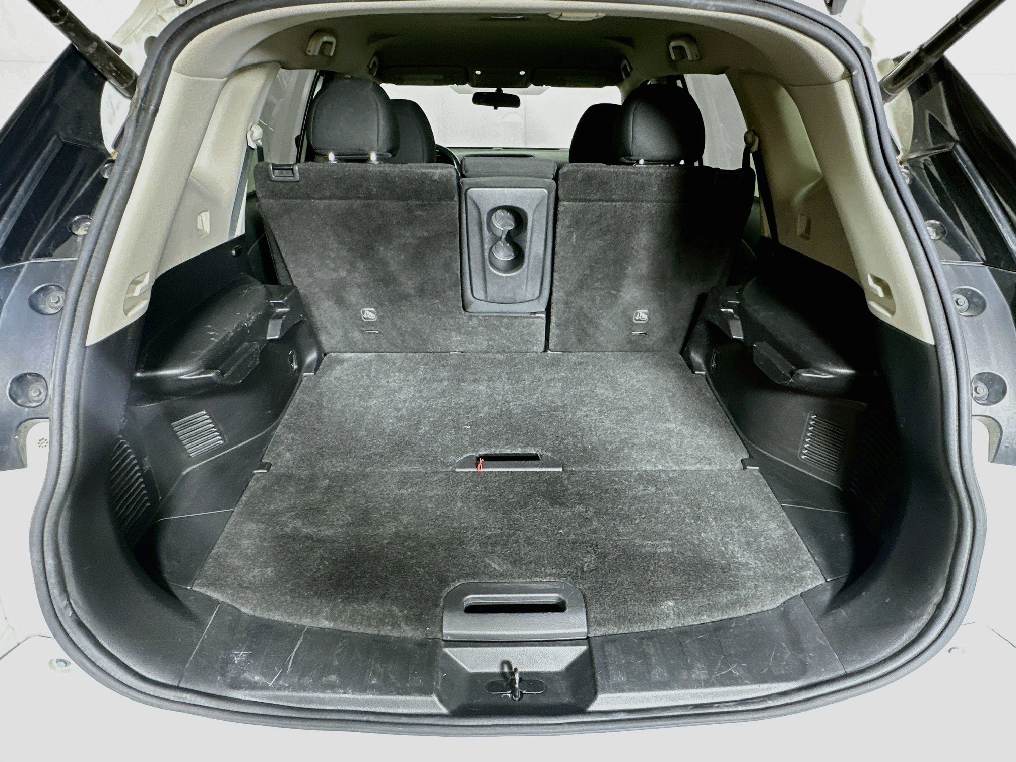 Used 2018 Nissan Rogue SV w/ Premium Package FWD image 28