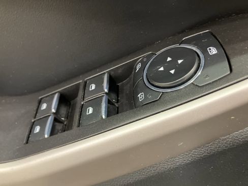 Used 2023 Ford Explorer XLT w/ Equipment Group 202A image 13