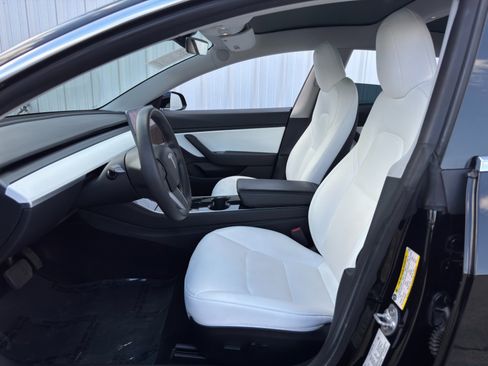 Used 2020 Tesla Model 3 Long Range image 17