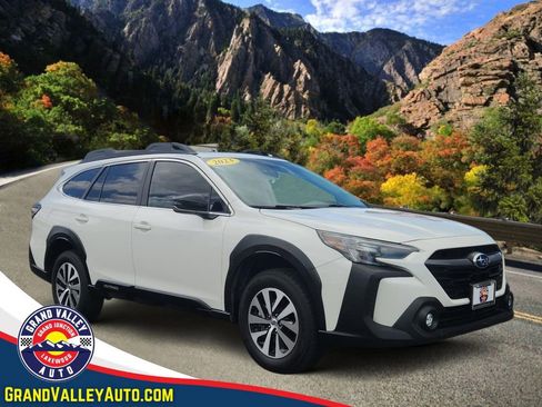 Used 2023 Subaru Outback Premium AWD/4WD image 1