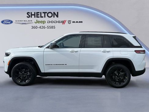 New 2026 Jeep Grand Cherokee Altitude image 2