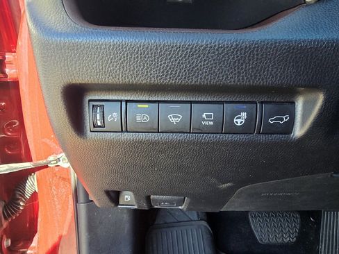 Used 2022 Toyota RAV4 Limited image 18