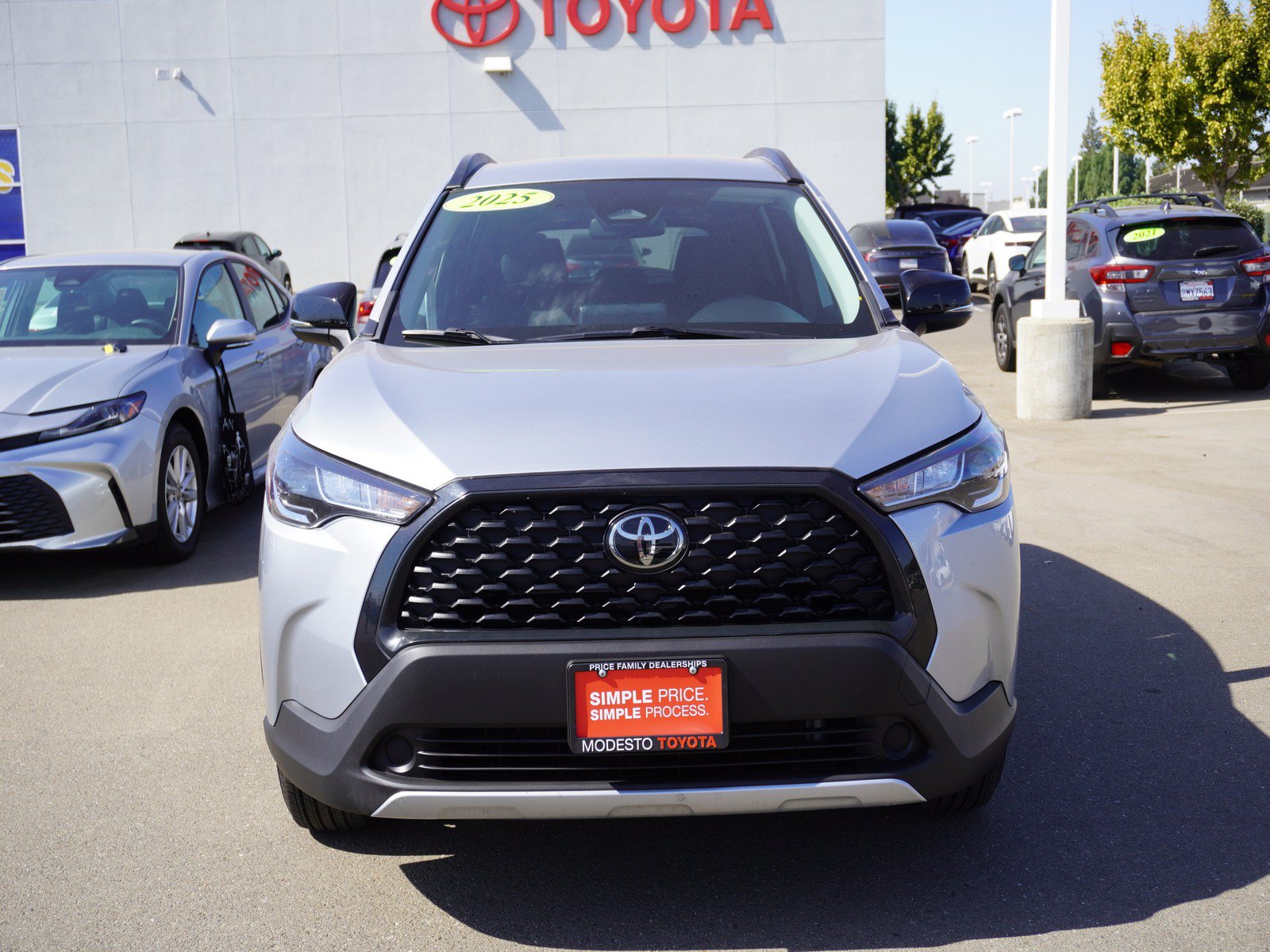 Used 2025 Toyota Corolla Cross LE FWD image 6