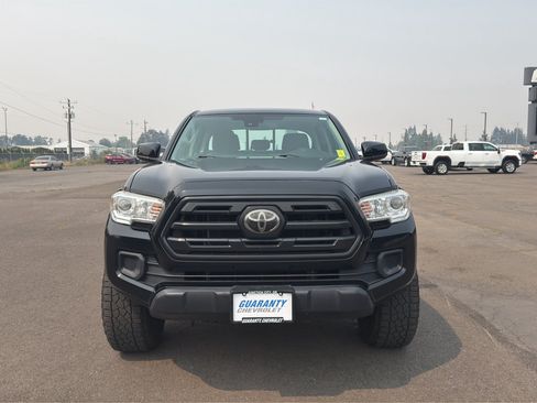 Used 2018 Toyota Tacoma SR AWD/4WD image 2