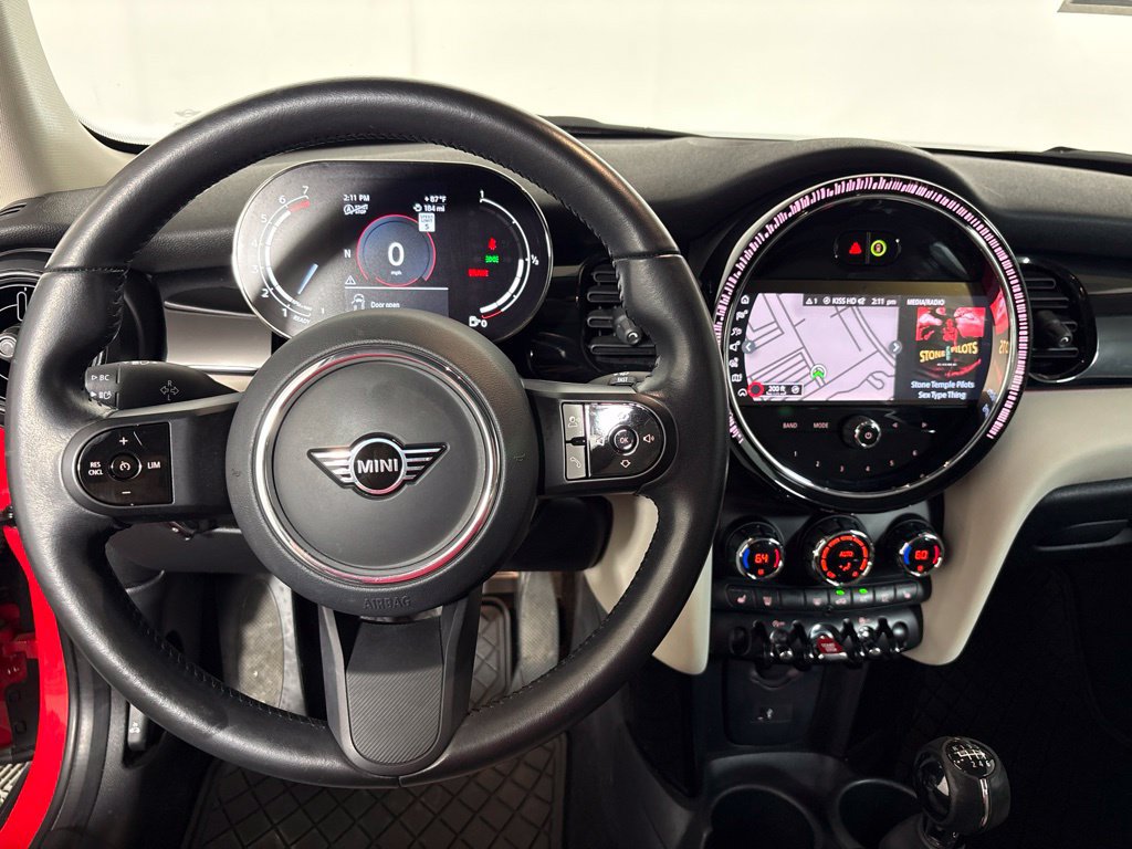 Certified 2024 MINI Cooper 2-Door Hardtop w/ Signature Upholstery Package FWD image 15