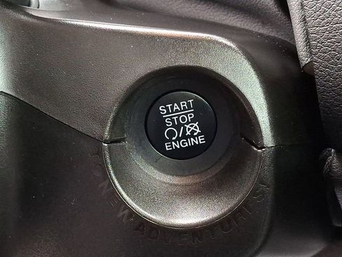 Used 2021 Jeep Renegade Sport image 17