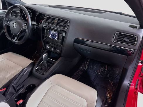 Used 2015 Volkswagen Jetta Sport image 28