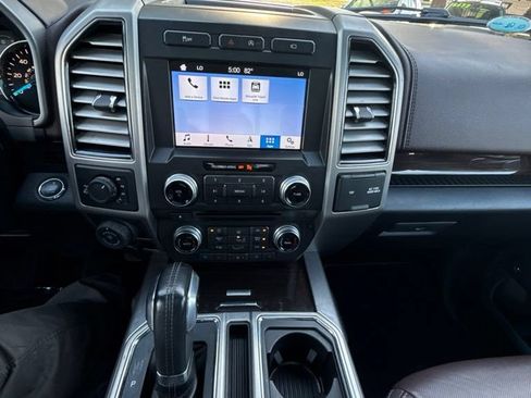 Used 2017 Ford F150 Platinum w/ Equipment Group 701A Luxury AWD/4WD image 22