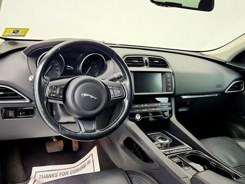 Used 2017 Jaguar F-PACE Prestige AWD/4WD image 11