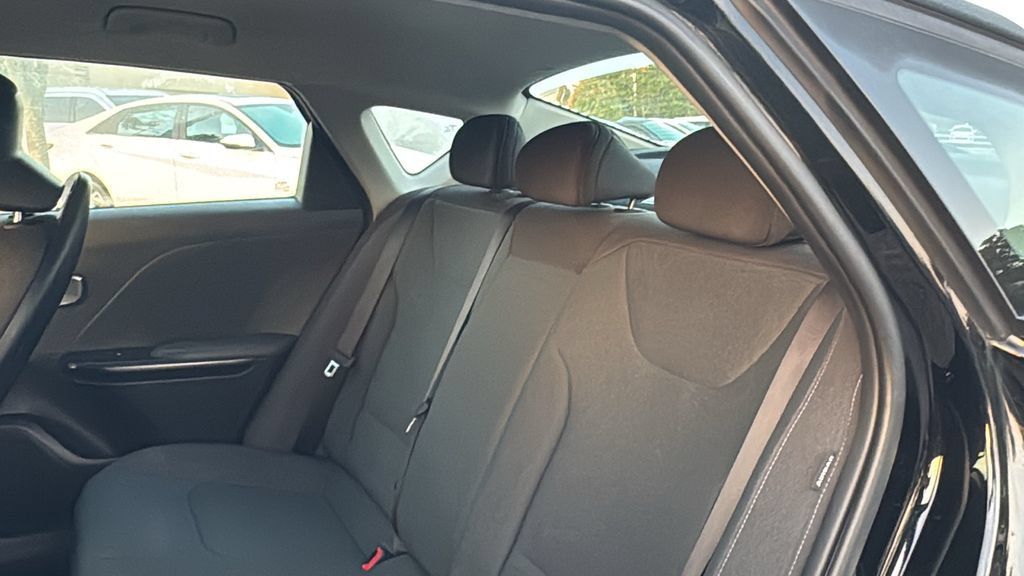 Used 2025 Kia K4 FWD image 25