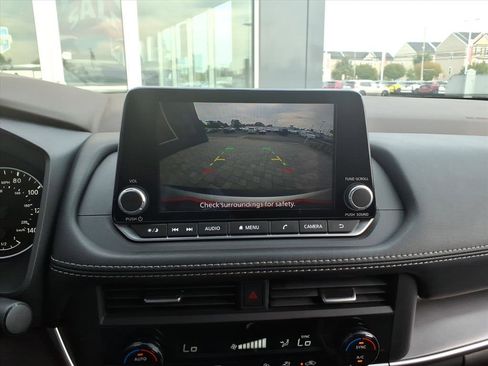 Certified 2023 Nissan Rogue SV image 30