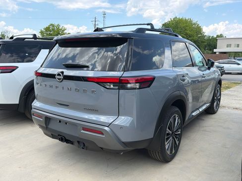 New 2026 Nissan Pathfinder Platinum FWD image 4