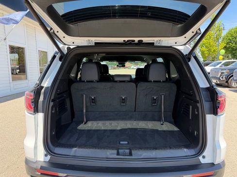 Certified 2024 GMC Acadia AT4 AWD/4WD image 9
