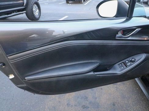 Used 2021 MAZDA MX-5 Miata Grand Touring image 13