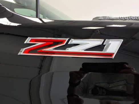 Used 2025 Chevrolet Silverado 2500 LTZ w/ LTZ Premium Package AWD/4WD image 11