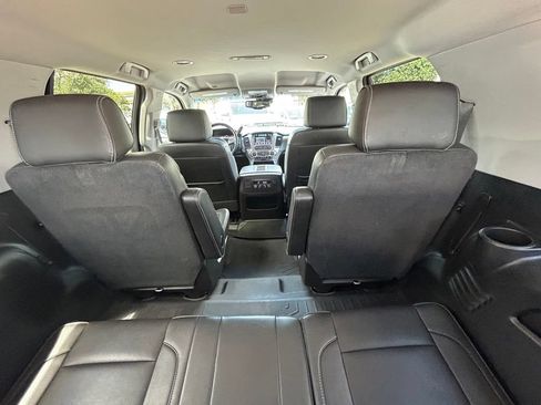 Used 2017 GMC Yukon Denali RWD image 16