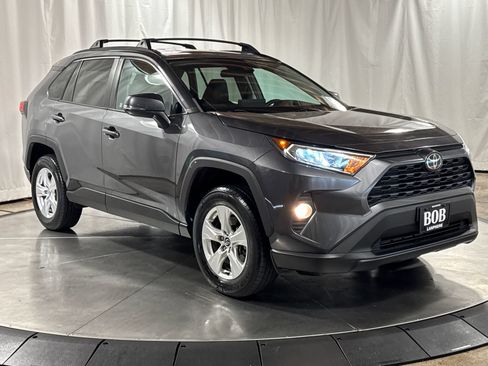 Used 2021 Toyota RAV4 XLE w/ XLE Grade Weather Package AWD/4WD image 7