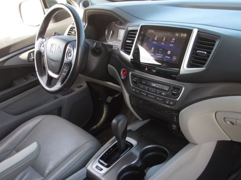 Used 2017 Honda Pilot EX-L image 8