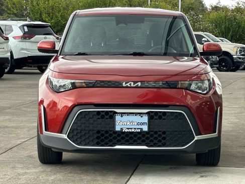 Used 2023 Kia Soul LX w/ LX Technology Package FWD image 8