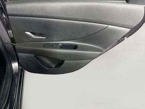 Used 2022 Hyundai Elantra SE FWD image 27