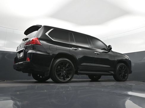 Used 2017 Lexus LX 570 4WD image 44