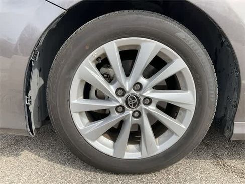 Used 2022 Toyota Camry LE image 11